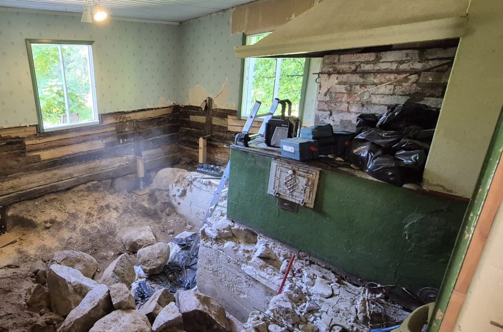 Demolition of the kitchen